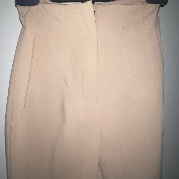 High waisted pants in xs. - Picture 3 of 4